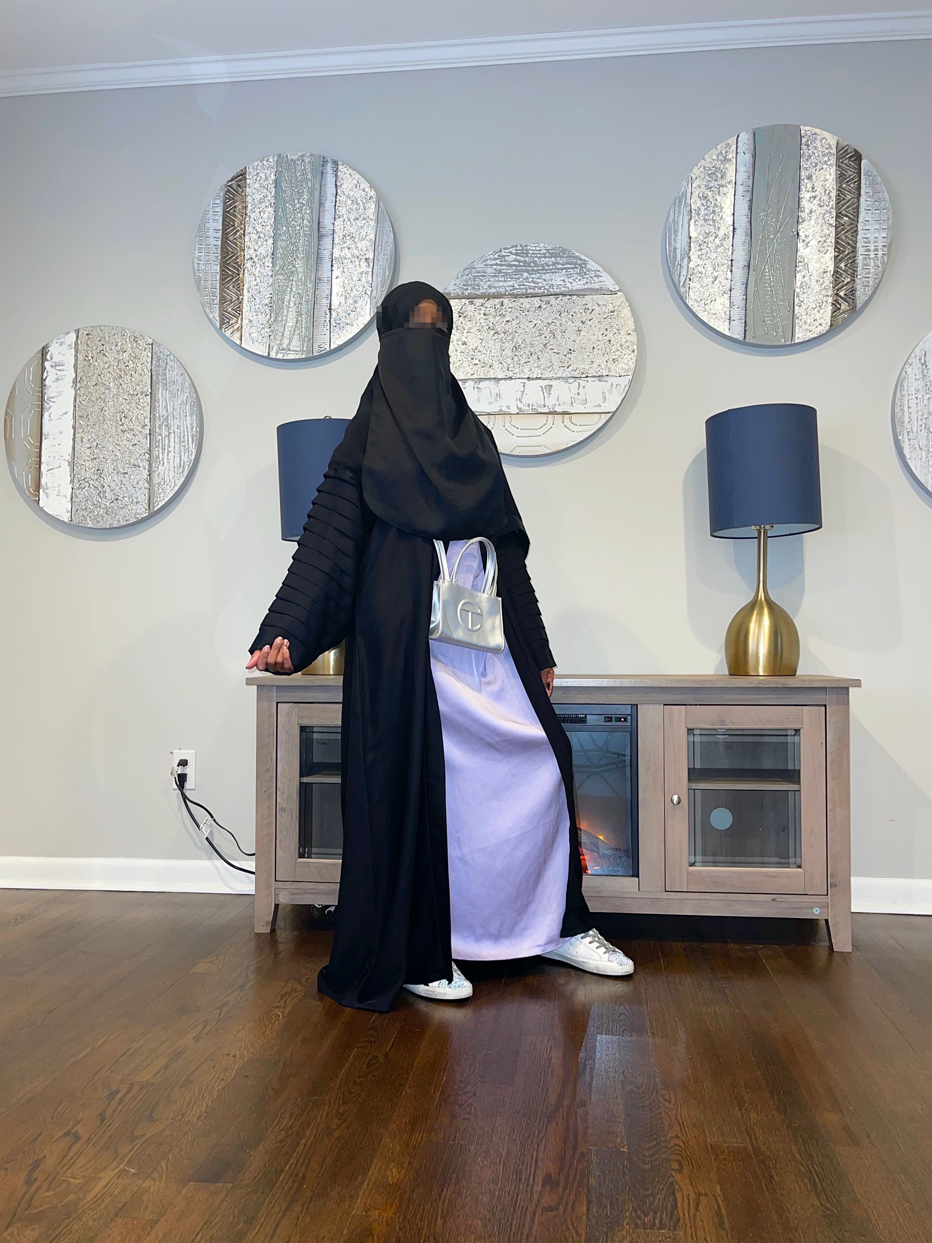 Preety Pleated Sleeves Abaya